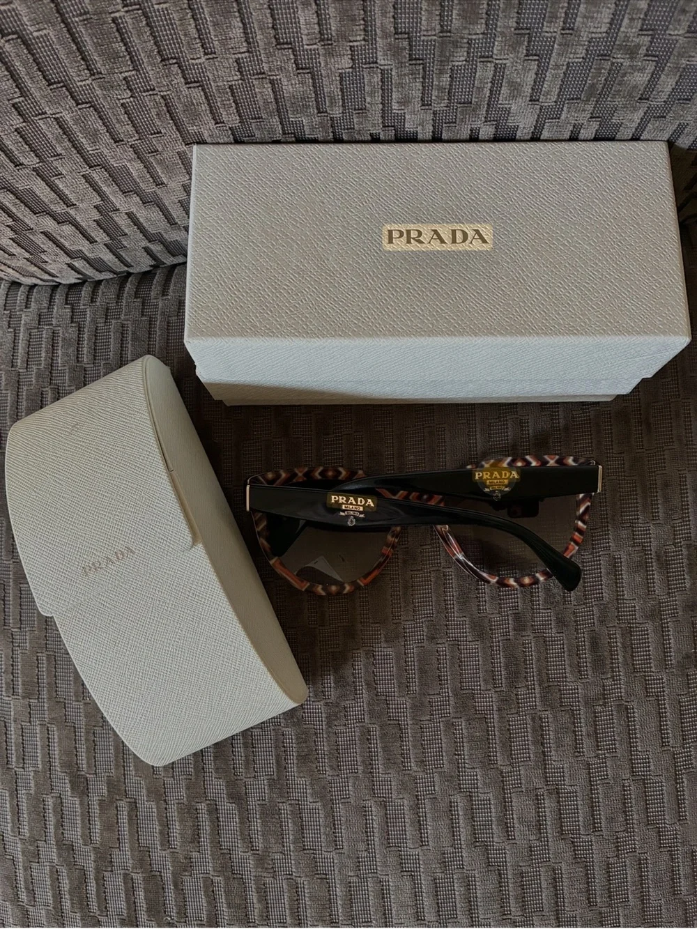 Prada SPRO5P sunglasses Black Cat Eye case box
